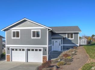 37743 Vista Key Dr NE, Hansville, WA 98340