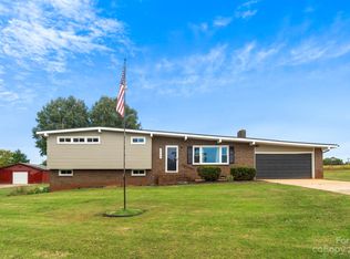 2794 Magnolia St, Conover, NC 28613