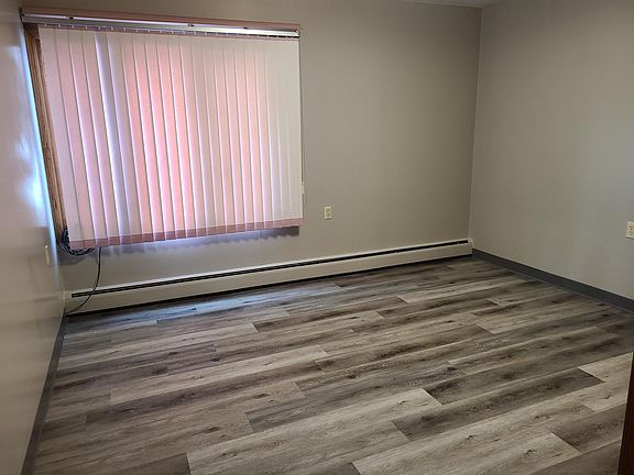 5th image of 425 Prairie St W #108