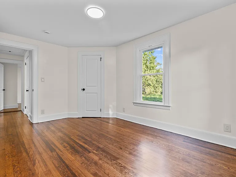 110 Sherman Ave #B — Photo 12