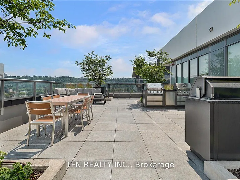 212 King William St #513 — Photo 24