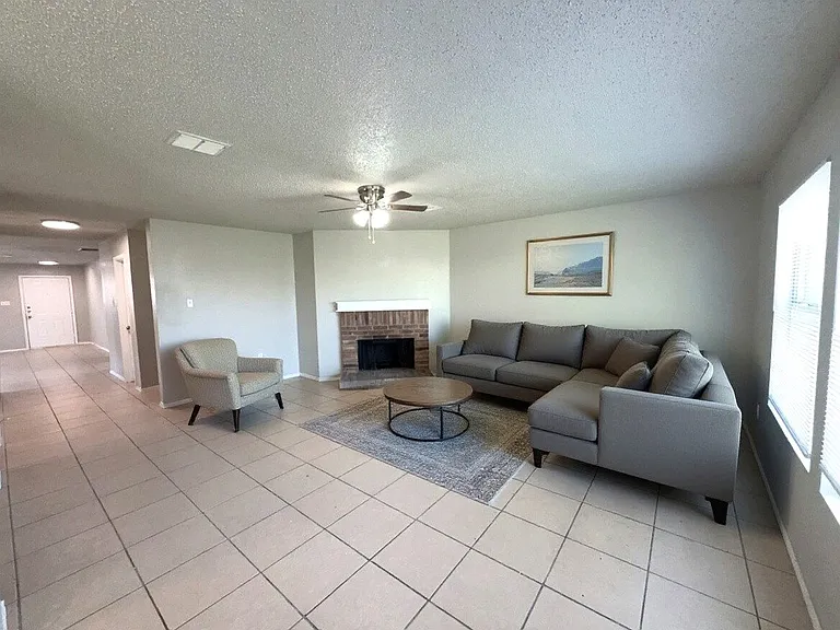 3952 Golden Horn Ln — Photo 4