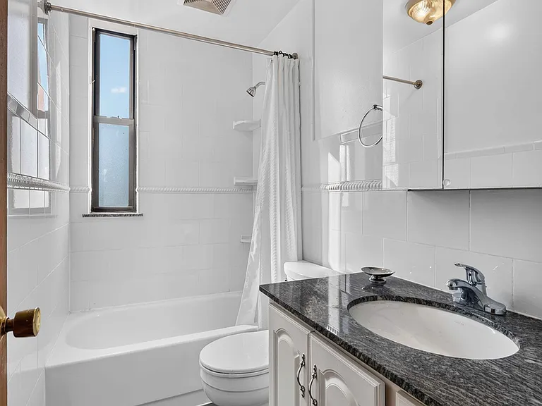 133 17th St #1R — Photo 5