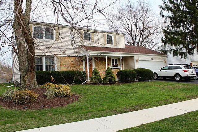 1st image of 301 N Braintree Dr