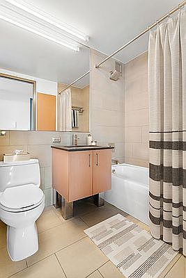 5th image of 8 Spruce St APT 68H