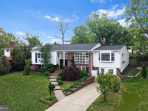 2nd image of 6423 Cabell Ct