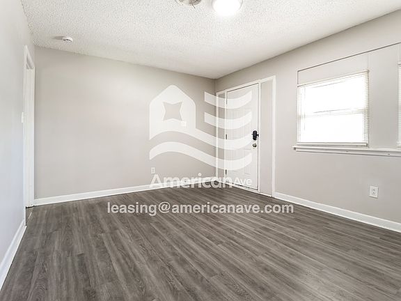 1525439_003_living_room_13777882.jpg