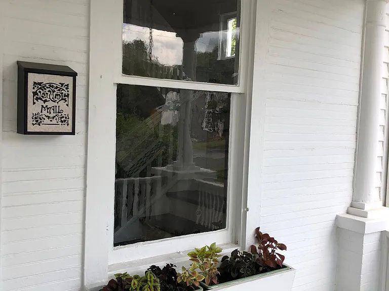 400 S Church St — Photo 3