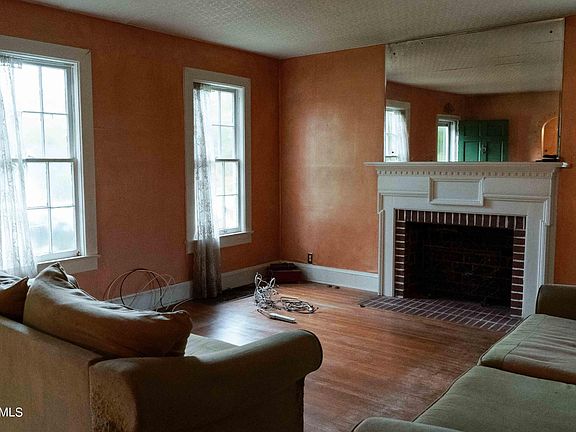 4th image of 2622 Fairmont Blvd
