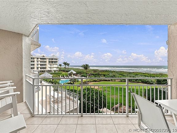 3rd image of 579 NE Plantation Rd APT S205