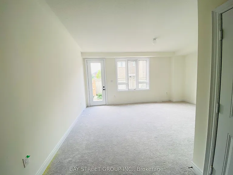 255 Tennant Cir — Photo 3