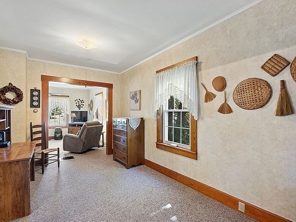 3rd image of 91 Brown St