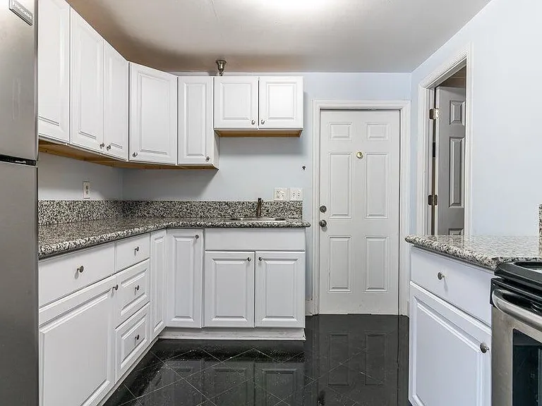 120 NE 1st Ave #5 — Photo 6