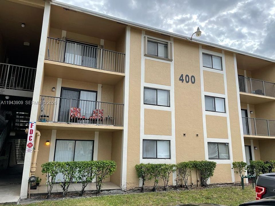 1st image of 400 Palm Cir W APT 104