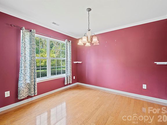 5th image of 2015 Mallard Pointe Dr