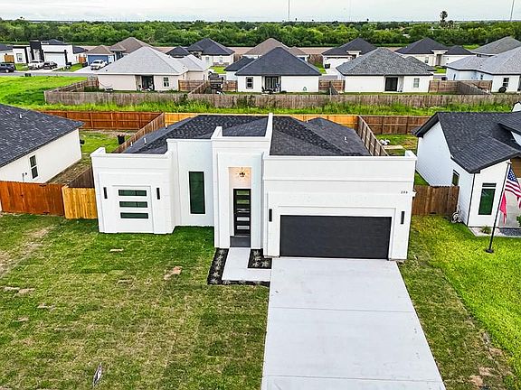 3rd image of 206 Hope Dr