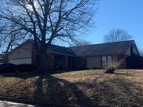 2nd image of 2507 W Driftwood Dr