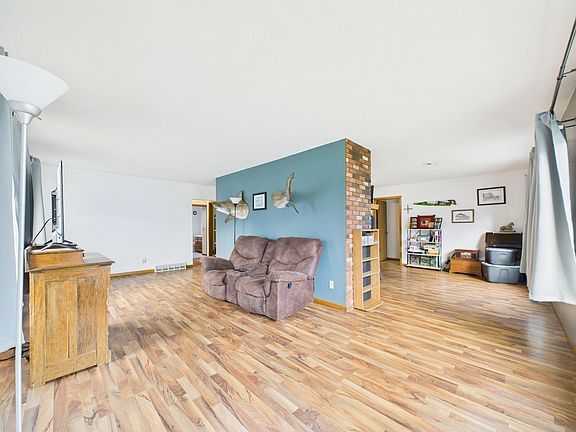 5th image of 605 Wollan St