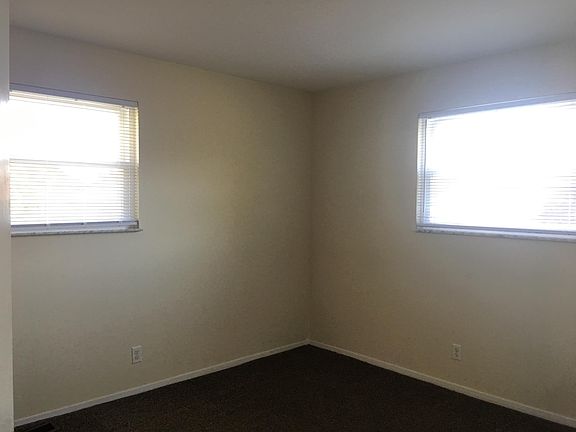 5th image of 404 Hartford Dr
