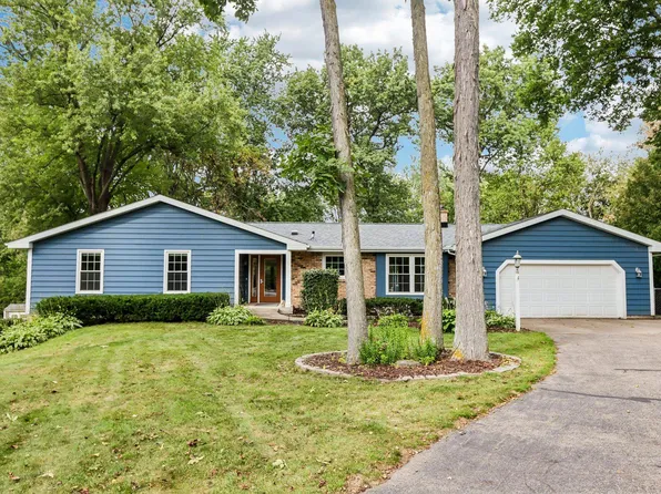4550 Sundance Ct, Cottage Grove, WI 53527