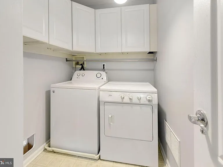 345 Huntington Dr — Photo 25