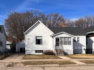 1008 15th Ave, Menominee, MI 49858