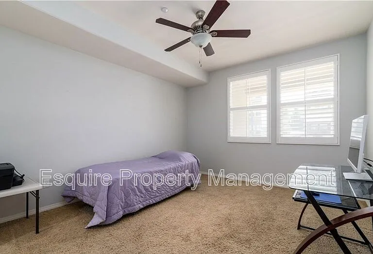 243 Riverdale Ct #404 — Photo 12