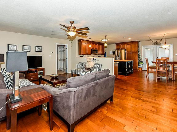 3rd image of 3243 Willow Branch Cir