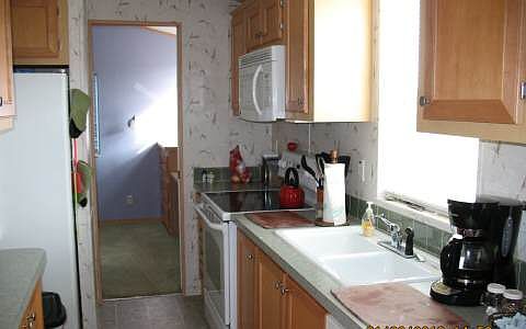 3rd image of 11 Windward Dr