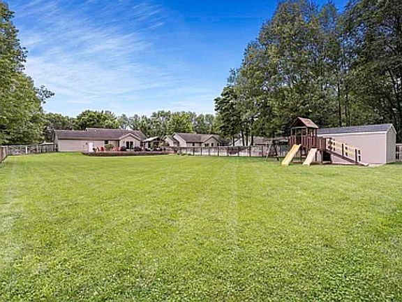 5th image of 30657 Mary Don Ln