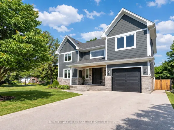 2163 Deyncourt Dr, Burlington, ON L7R 1W2