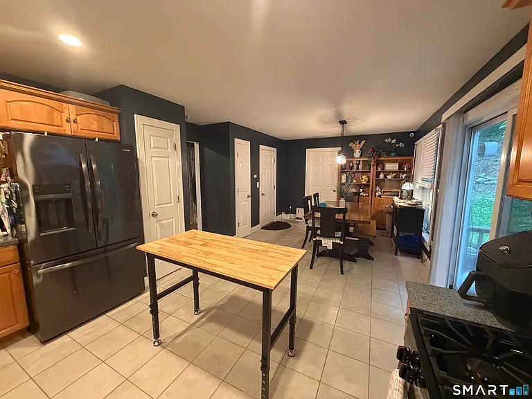 232 Scott St — Photo 2