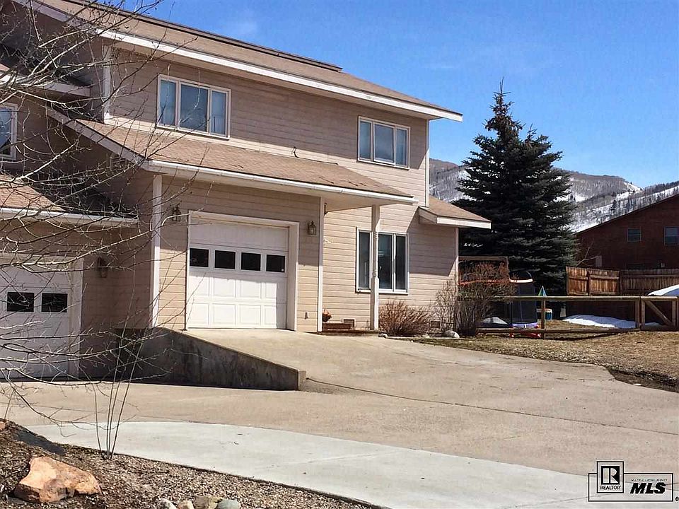 1st image of 318 Cherry Dr