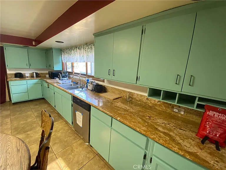 2707 S La Salle Ave #2 — Photo 3