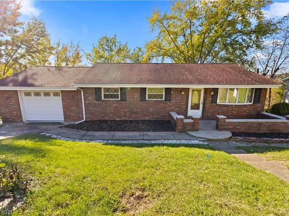 17 Sunset Dr, Martins Ferry, OH 43935