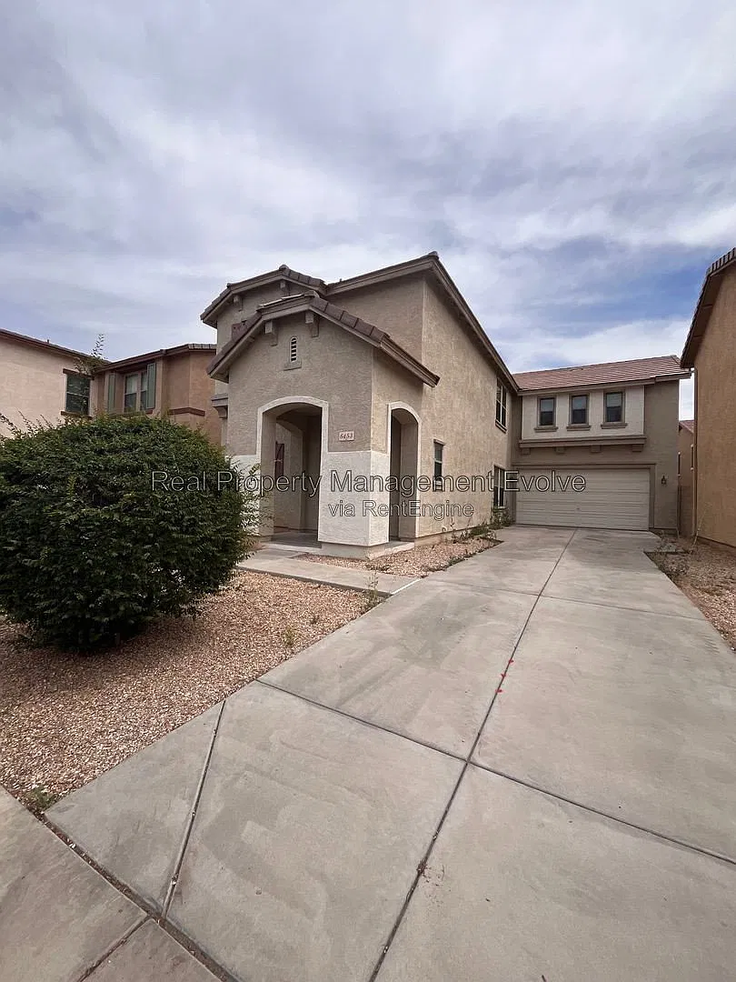 4 bed, 3.0 bath, 2213 sqft, $2,099 — Photo 2