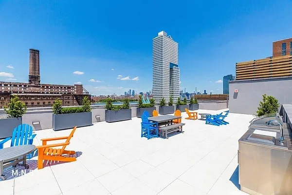 Rented by MNS | media 23