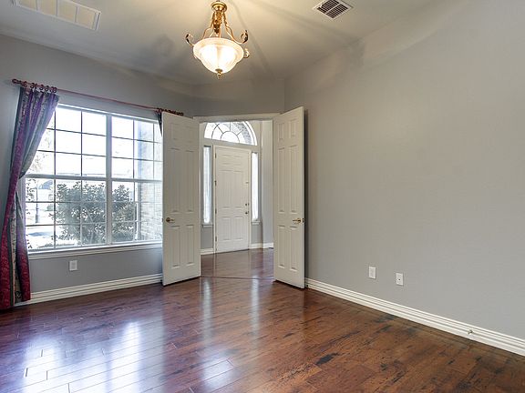 5th image of 2502 Sir Tristram Ln