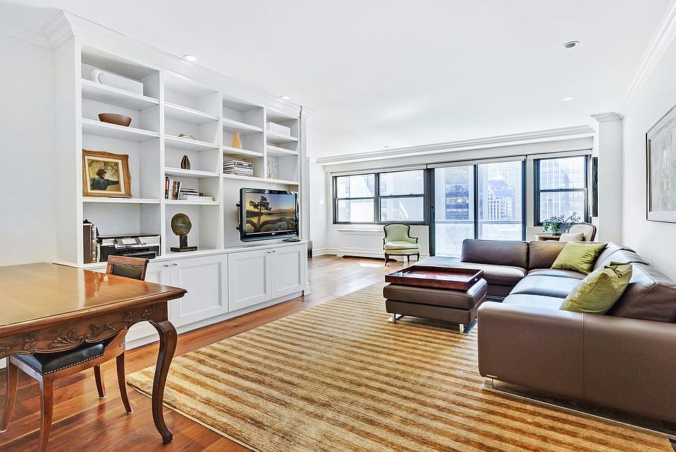 1st image of 58 W 58th St APT 32E
