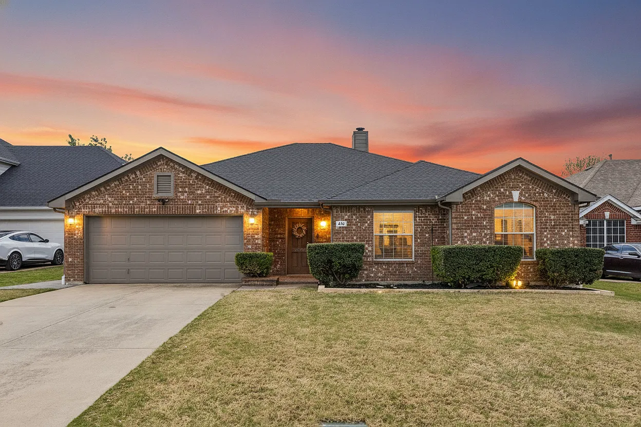 4 bed, 1979 sqft, $2,100 — Photo 1