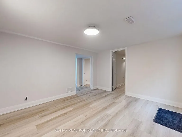 28 Blue Spruce Ln #BASEMENT — Photo 6