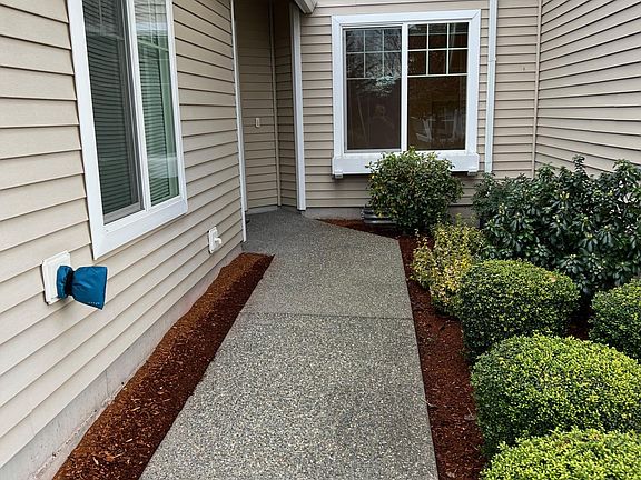 4th image of 2514 85th Dr NE Unit B3