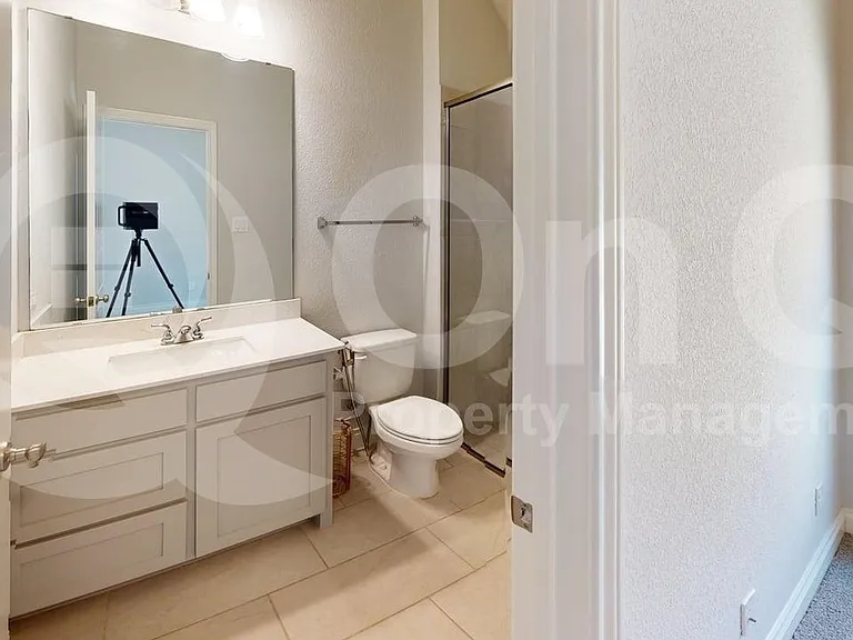 2401 Robin Way — Photo 25