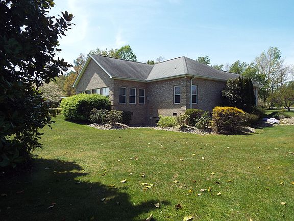 5th image of 1105 Arrowhead Dr