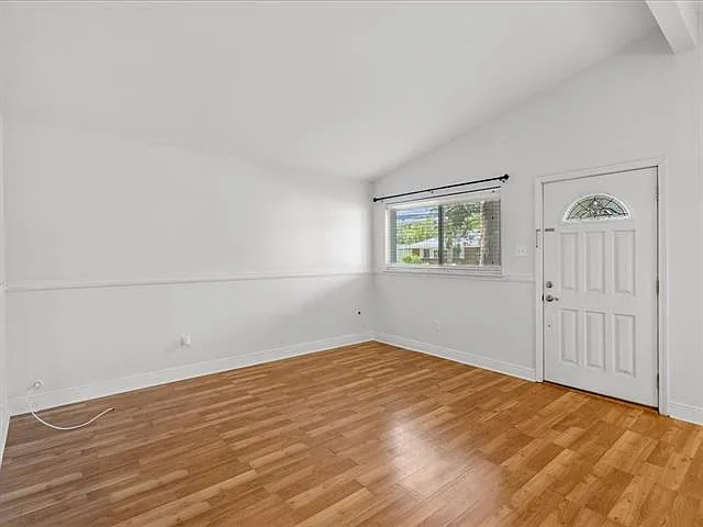3 bed, 1.0 bath, 1038 sqft, $1,600 — Photo 4