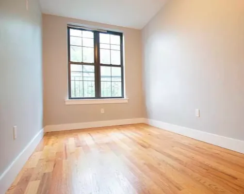 Rented by Greenrock Management | media 19