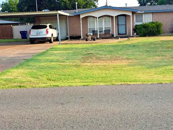 501 E South Boundary St, Walters, OK 73572