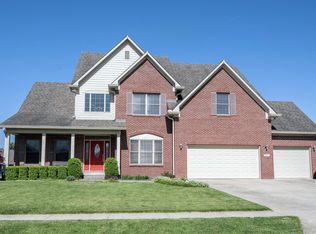 1098 Forest Glen Dr, Greenfield, IN 46140