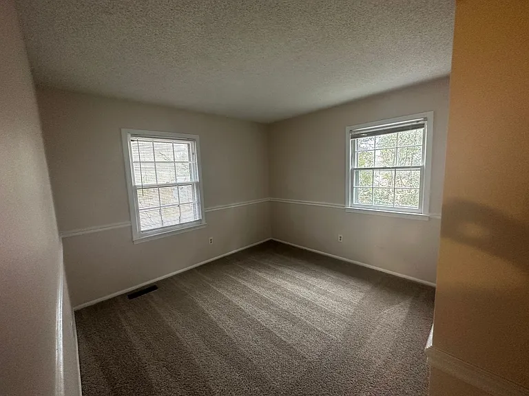 1607 Morehead Ave — Photo 22