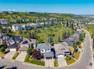 22 E Patrick Vw SW, Calgary, AB T3H 3B2